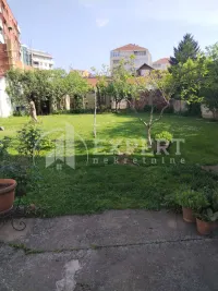 Kuća, Crveni pevac — fotografija 3