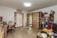 Kuća, Ledena stena — fotografija 18