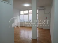 Poslovni prostor, Crveni pevac — fotografija 11