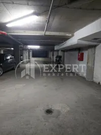 Garaža, Centar — fotografija 3