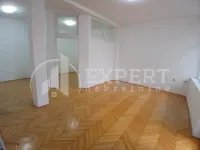 Poslovni prostor, Crveni pevac — fotografija 1