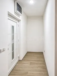 Poslovni prostor, Centar — fotografija 12