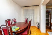 Kuća, Ledena stena — fotografija 2
