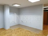 Poslovni prostor, Centar — fotografija 1
