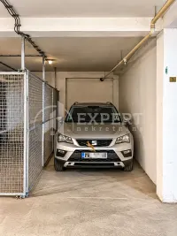 Garaža, Centar — fotografija 5