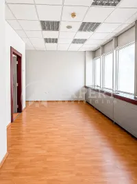 Poslovni prostor, Čair — fotografija 10