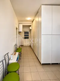 Poslovni prostor, Gradska bolnica — fotografija 4