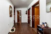 Kuća, Ledena stena — fotografija 24