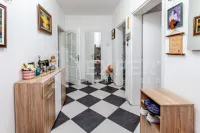 Kuća, Ledena stena — fotografija 4