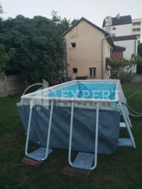 Kuća, Crveni pevac — fotografija 2
