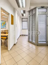 Poslovni prostor, Crveni pevac — fotografija 18