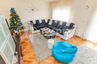 Kuća, Brzi brod — fotografija 1