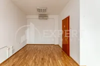 Poslovni prostor, Crveni pevac — fotografija 2