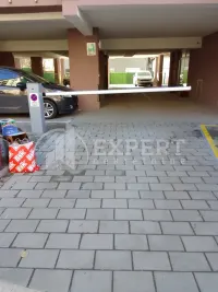Garaža, Čair — fotografija 1