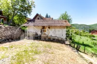 Kuća, Ostrovica — fotografija 18