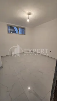 Poslovni prostor, Ledena stena — fotografija 9