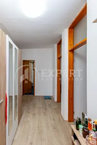 Kuća, Ledena stena — fotografija 19