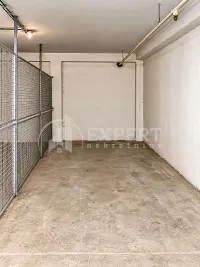 Garaža, Centar — fotografija 2
