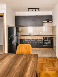 Stan, Centar — fotografija 3