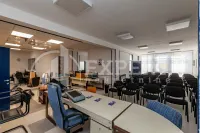 Poslovni prostor, Crveni pevac — fotografija 2